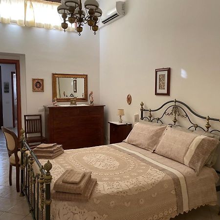 Half House Floridia Villa Exterior photo
