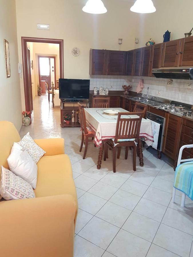 Half House Floridia Villa Exterior photo